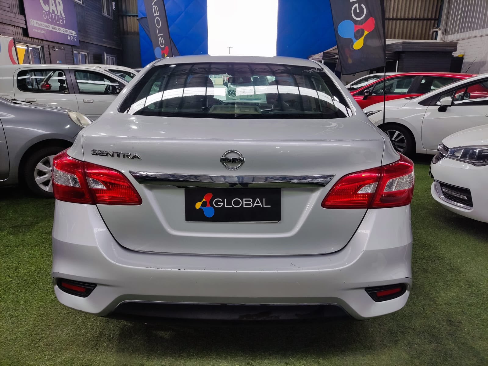 Nissan SENTRA 1.8 2018 - Foto 3 de 13
