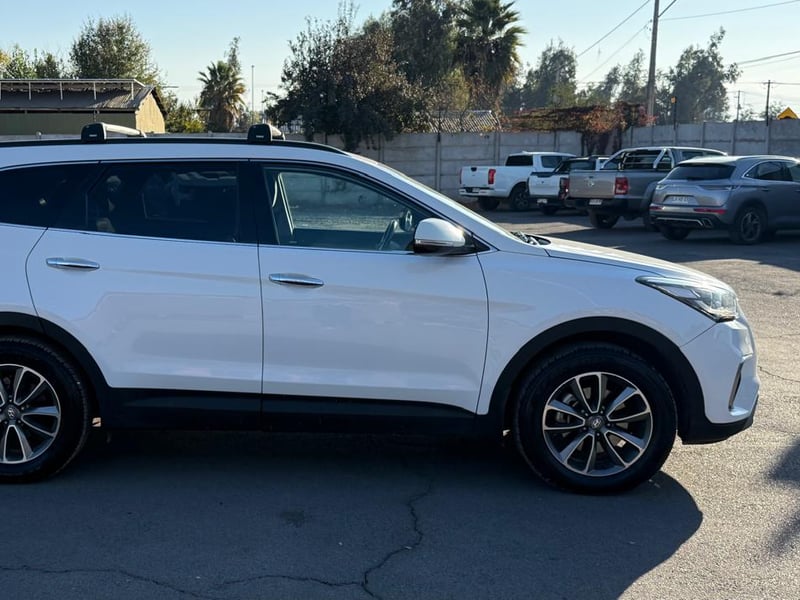 Hyundai GRAND SANTA FE NC 3.3 GLS 2WD 2019 - Imagen 6 de 20