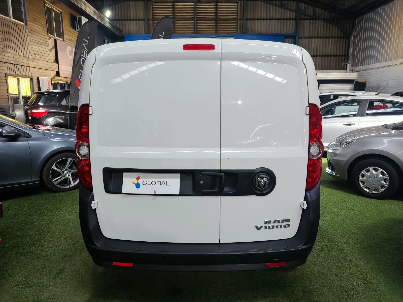 RAM VAN 1000 1.3 2023 - Foto 4 de 15
