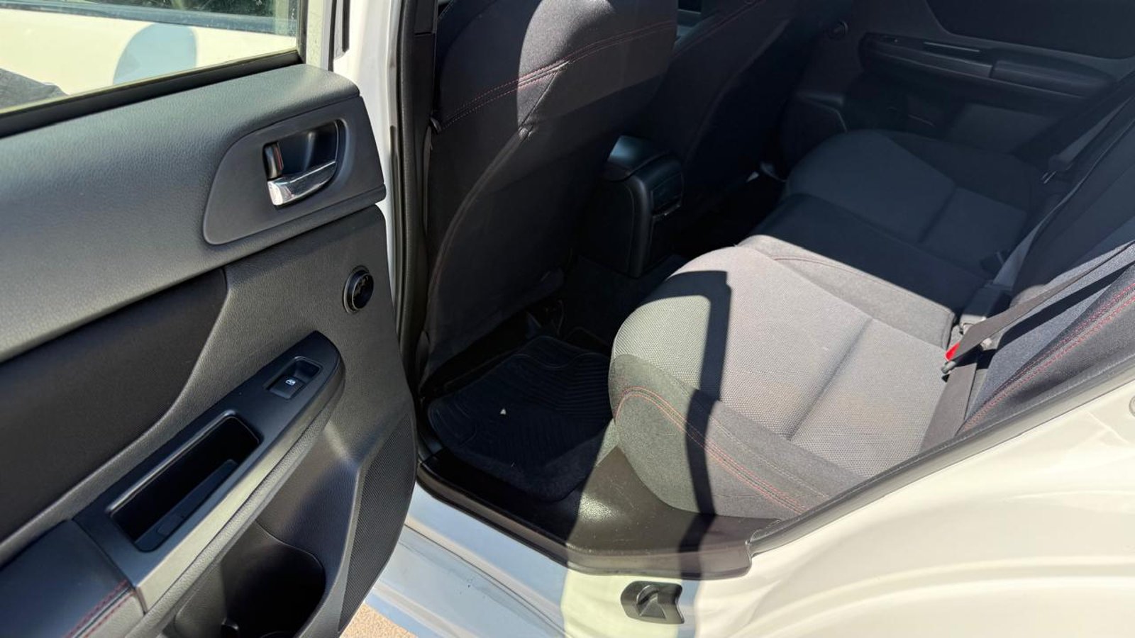 Subaru NEW WRX 2.0T AWD 6MT 2015 - Imagen 18 de 20