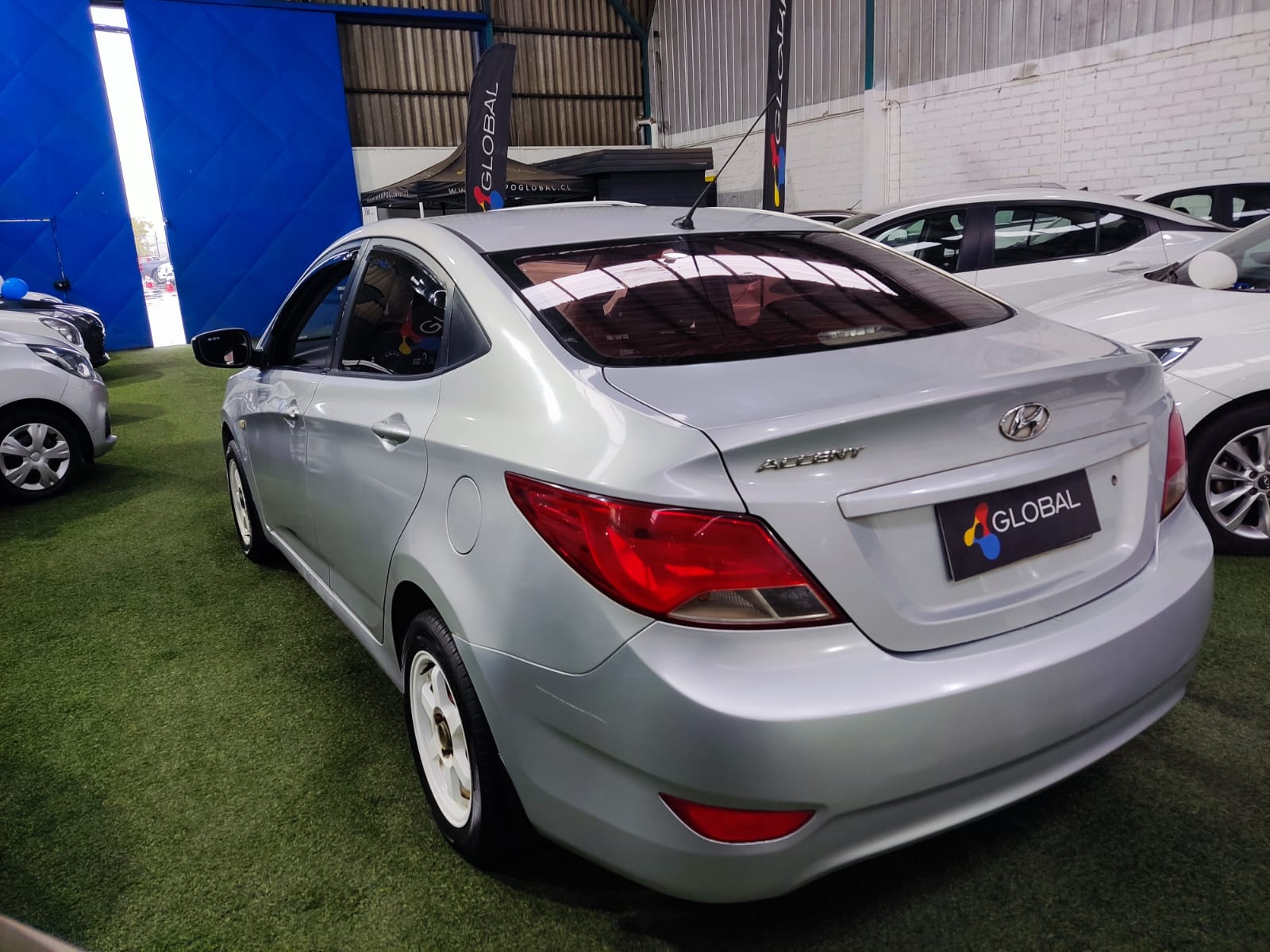 Hyundai ACCENT GL 1.4 2015 - Foto 3 de 11