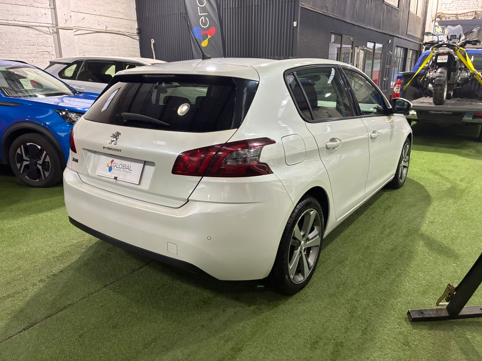 Peugeot 308 BLUEHDI 1.5 AUT 2020 - Foto 4 de 12