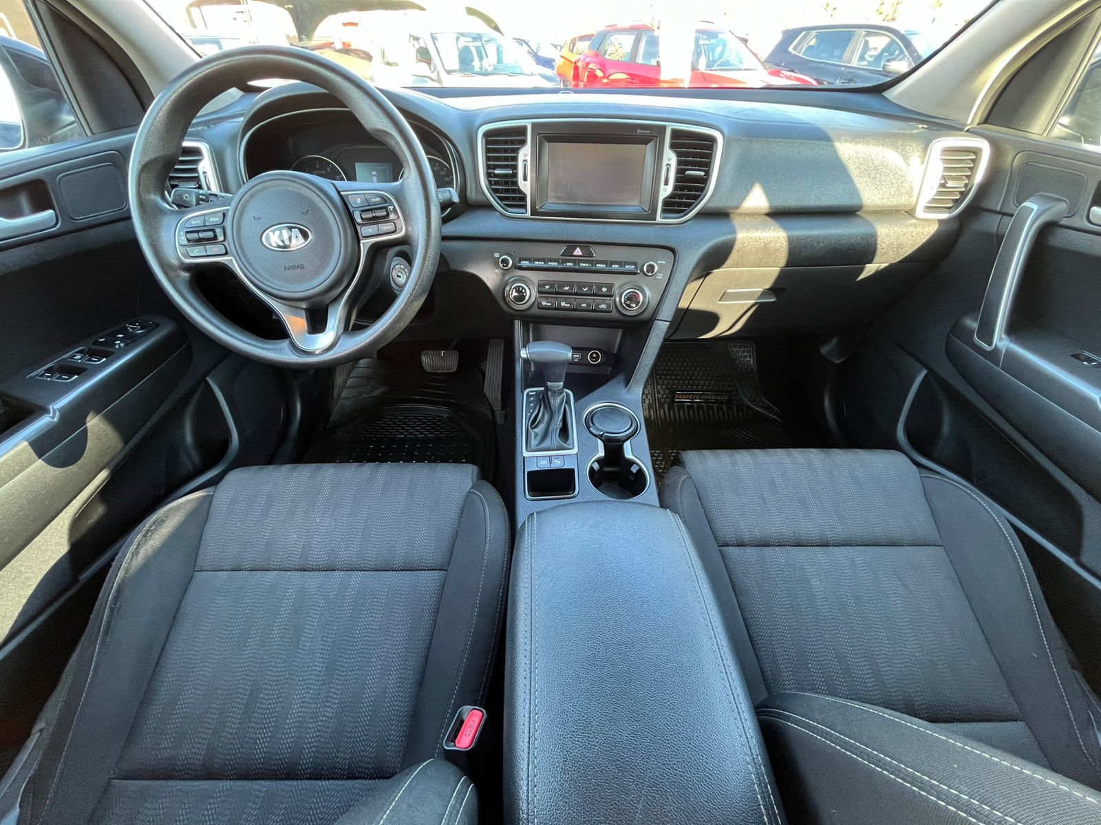 Kia SPORTAGE LX 2.0 2018 - Imagen 11 de 19