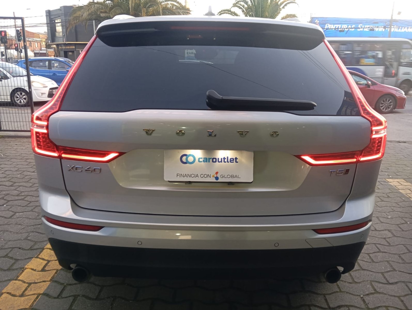 Volvo XC60 T5 MOMENTUM 4X4 2.0 AUT 2021 - Imagen 3 de 13