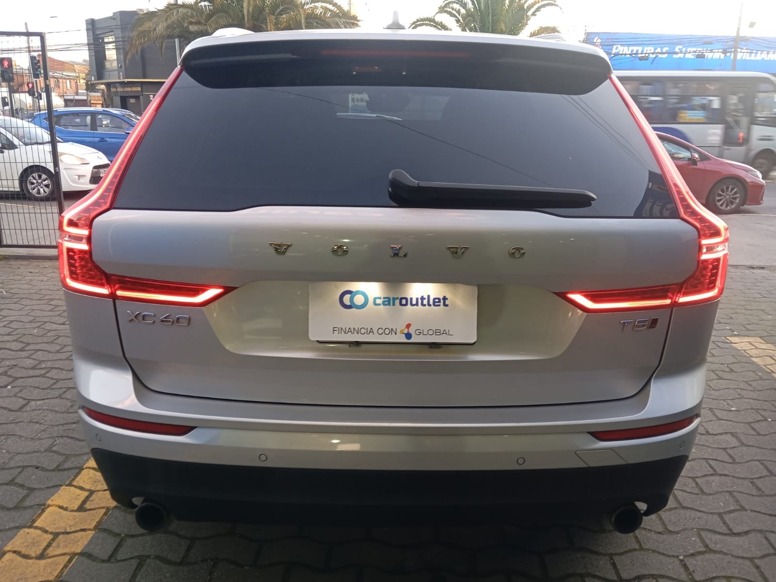 Volvo XC60 T5 MOMENTUM 4X4 2.0 AUT 2021 - Foto 3 de 13