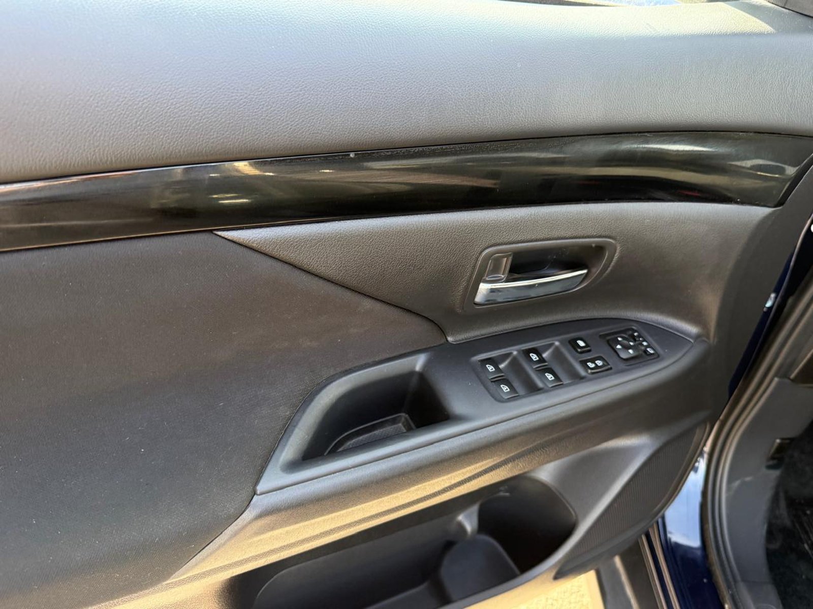 Mitsubishi OUTLANDER 2.0 2023 - Imagen 11 de 20