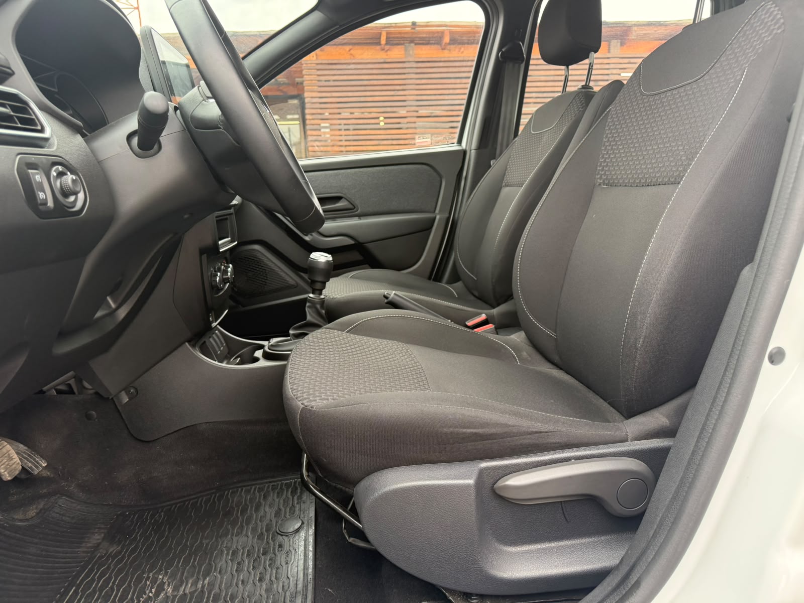 Renault OROCH ZEN 1.6 2025 - Imagen 10 de 20