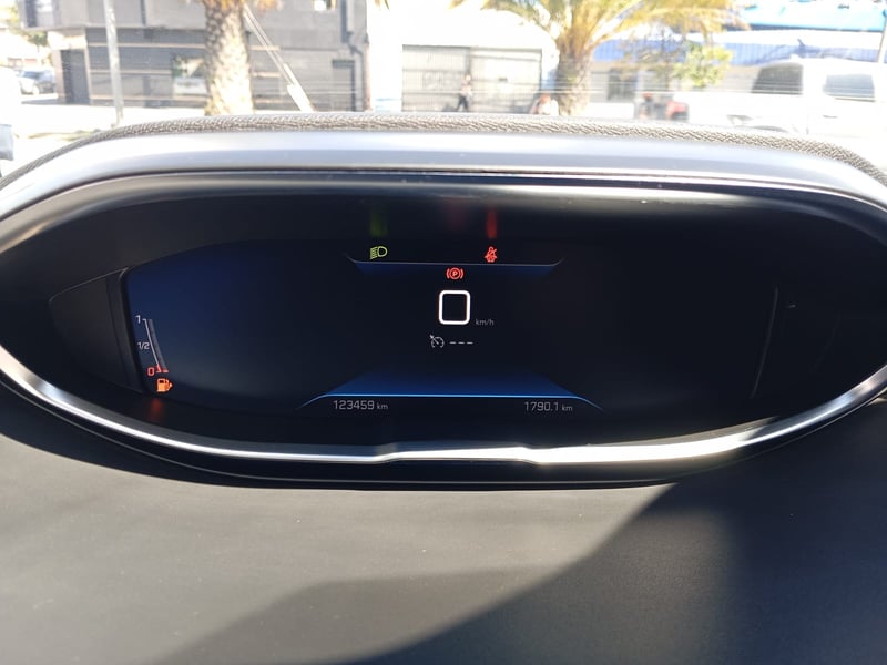 Peugeot 3008 BLUEHDI 1.5 ACTIVE 2022 - Imagen 9 de 13