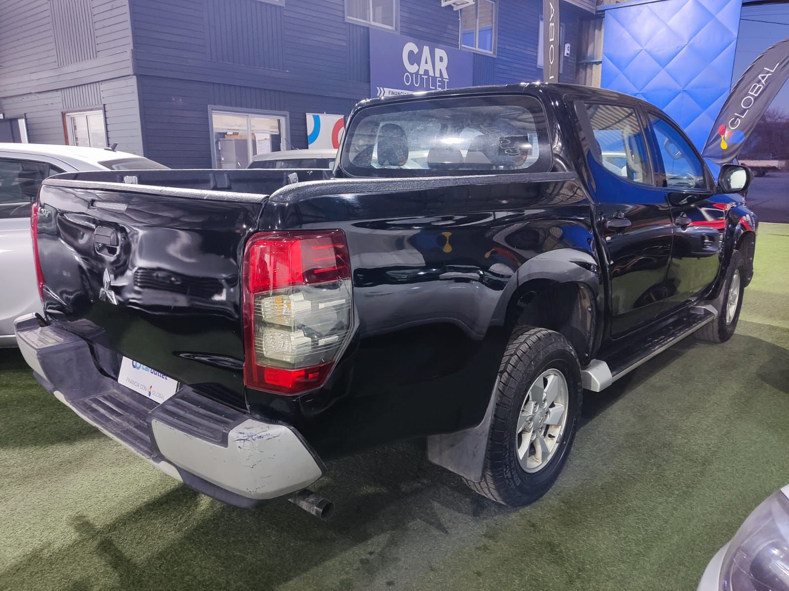 Mitsubishi L200 WORK 2.2 2024 - Foto 4 de 12