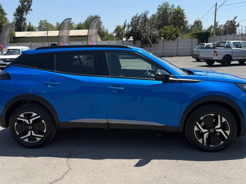Peugeot 2008 BLUE HDI 130 EAT8 1.5 AUT 2024 - Imagen 6 de 20