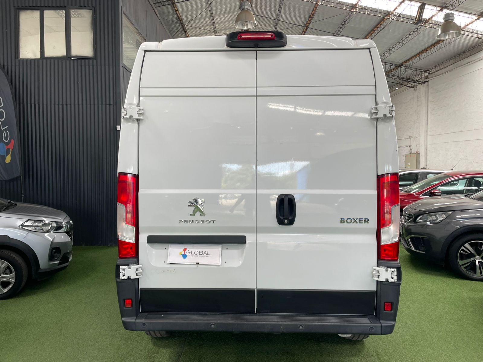 Peugeot BOXER L2H2 BLUEHDI 165 2.2 2024 - Imagen 4 de 11
