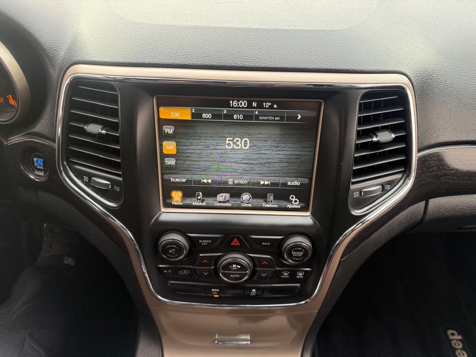 Jeep NEW GRAND CHEROKEE LAREDO 3.6 AUT 2014 - Imagen 16 de 20