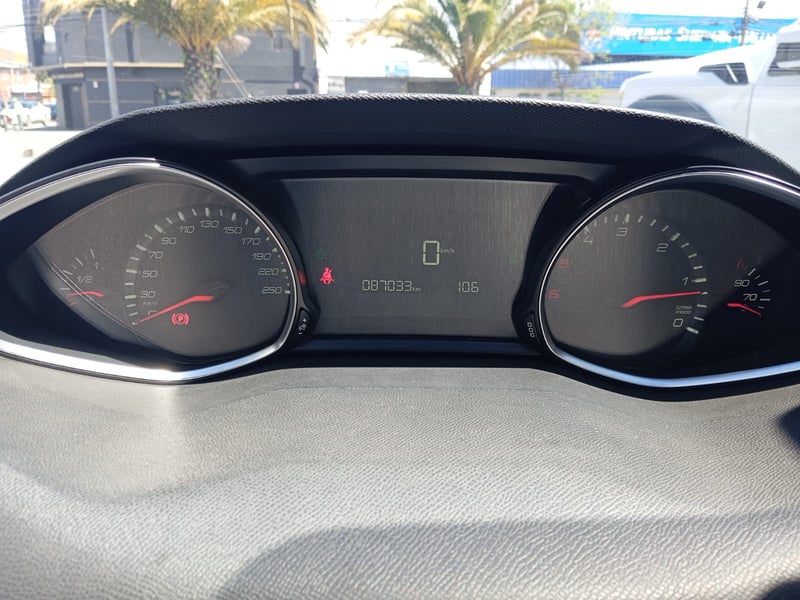 Peugeot 308 ALLURE BLUEHDI 1.5 2019 - Imagen 10 de 15