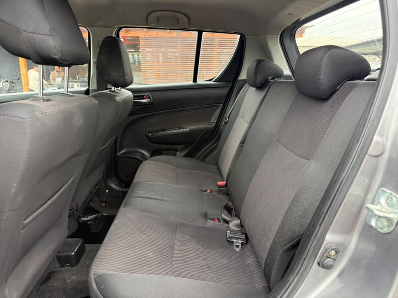 Suzuki SWIFT GL 1.2 2016 - Imagen 18 de 20