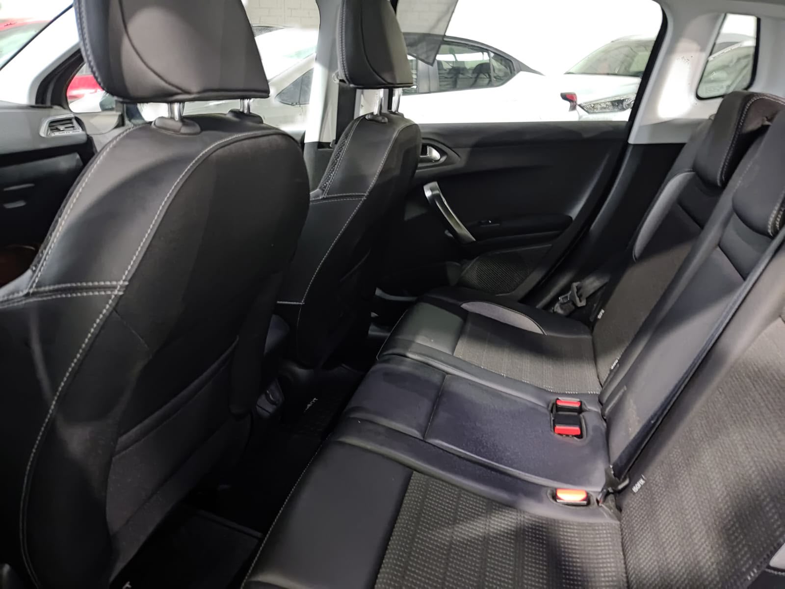 Peugeot 2008 ALLURE 1.2 AT 2018 - Imagen 12 de 13