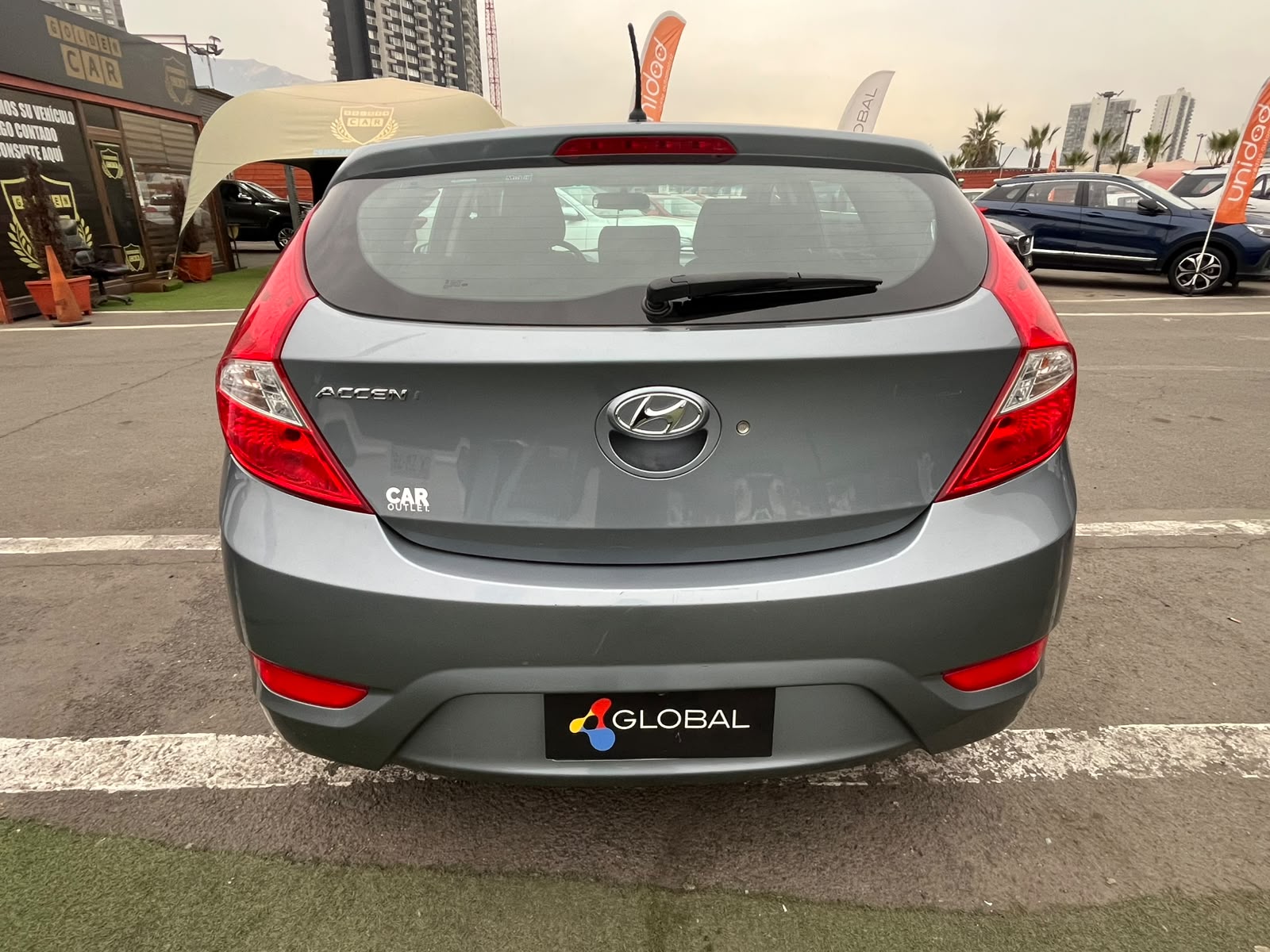 HYUNDAI ACCENT RB HB 1.4 2018 - Foto 4 de 17