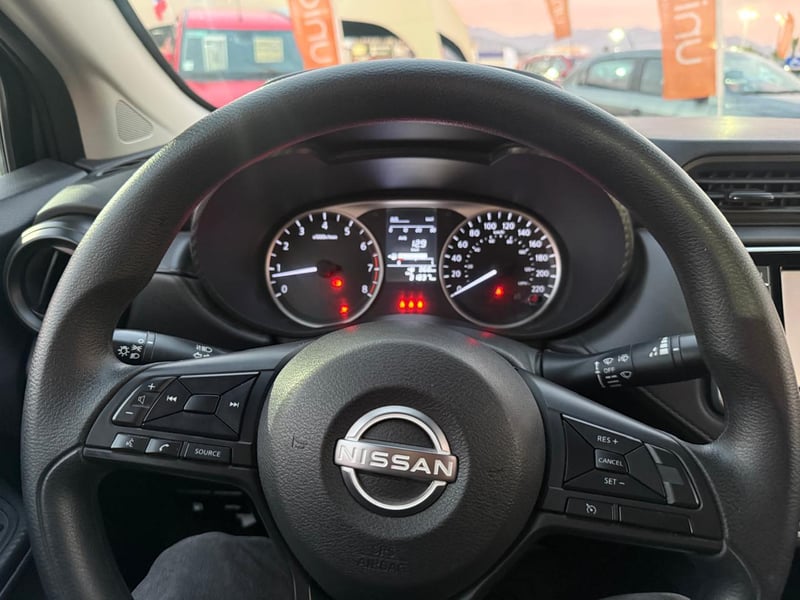 Nissan VERSA SENCE 1.6 2024 - Imagen 13 de 19