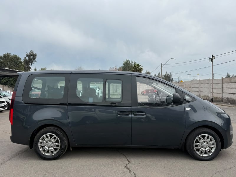 Hyundai STARIA US4 CRDI 2.2 AUT 2024 - Imagen 6 de 19