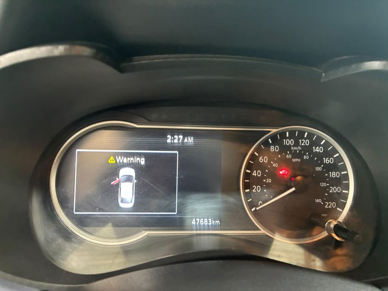 Nissan VERSA ADVANCE 1.6 AUT 2024 - Imagen 9 de 11