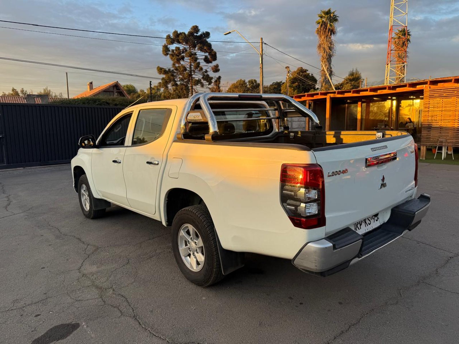 Mitsubishi L200 D/C TD KATANA CRT 4X4 2022 - Foto 3 de 20