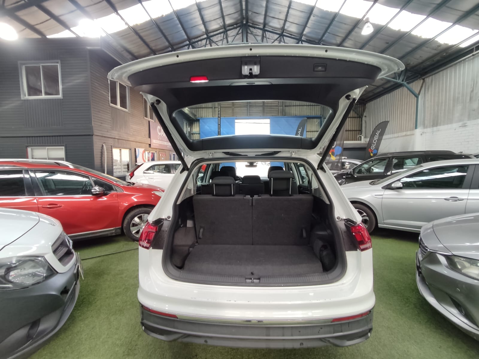 Volkswagen TIGUAN TSI 1.4 AT 2024 - Imagen 10 de 14