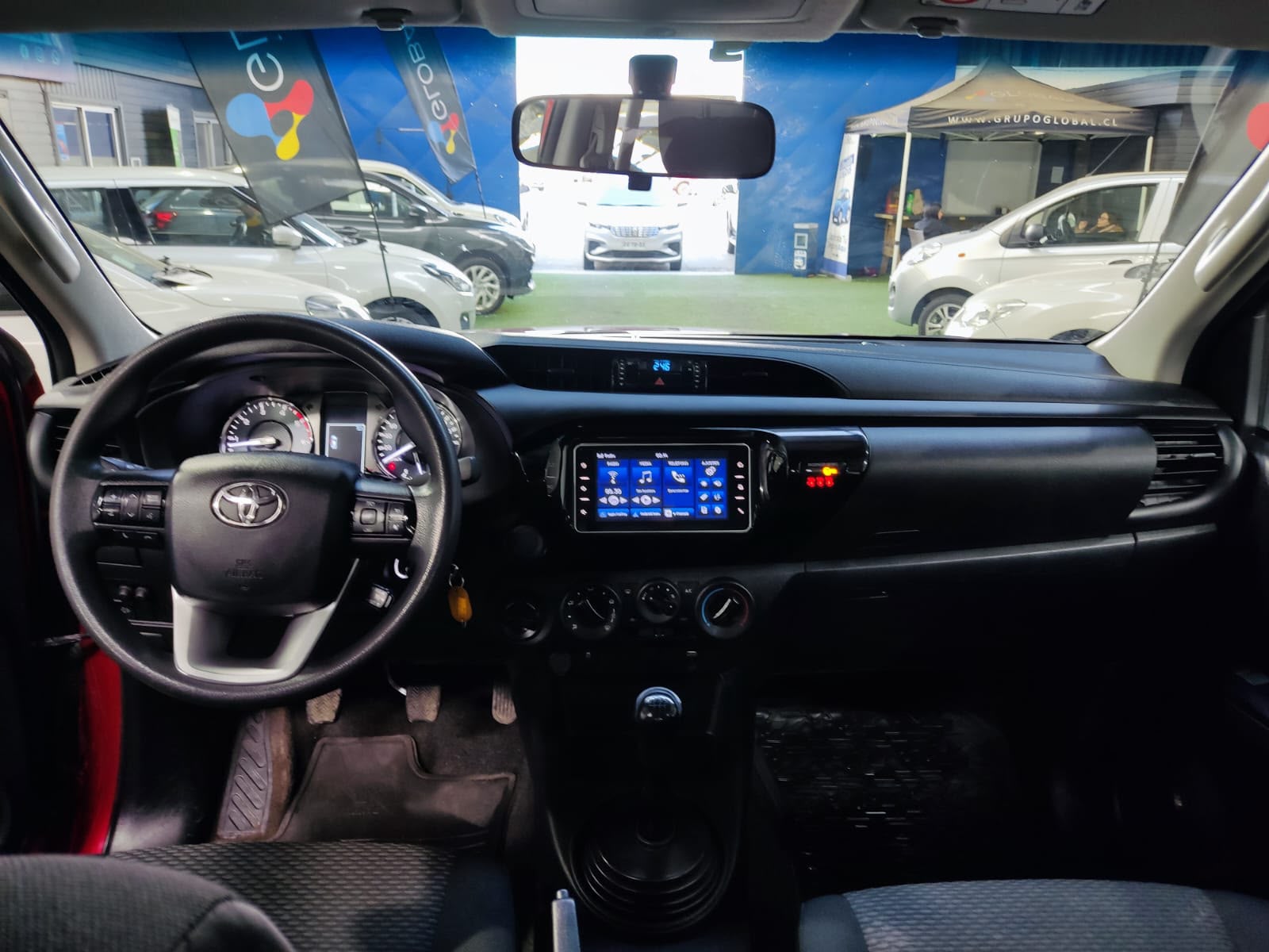 Toyota HI LUX DCAB MT 4X4 2.4 2024 - Imagen 11 de 14