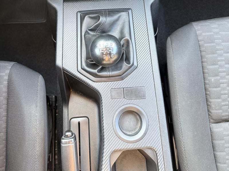 Mitsubishi L200 KATANA XR 2.4 2025 - Imagen 18 de 20