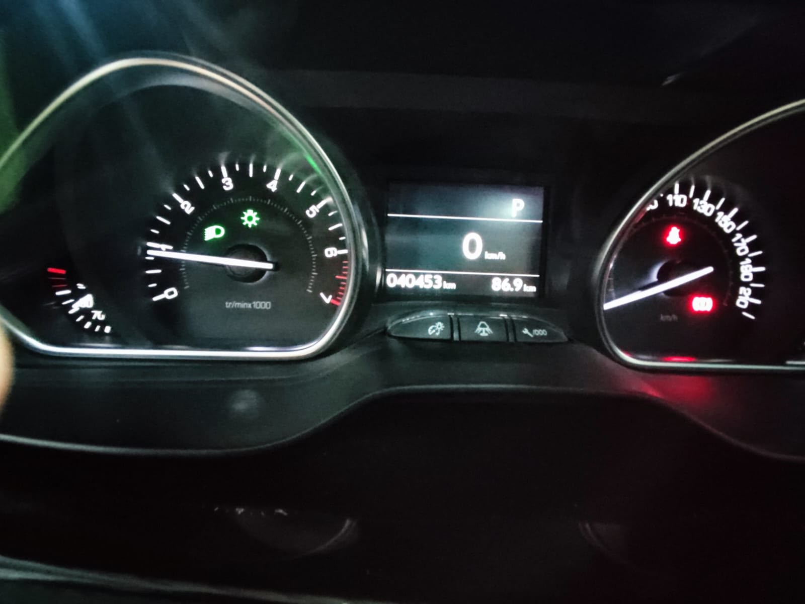 Peugeot 2008 ALLURE 1.2 AT 2018 - Imagen 9 de 13