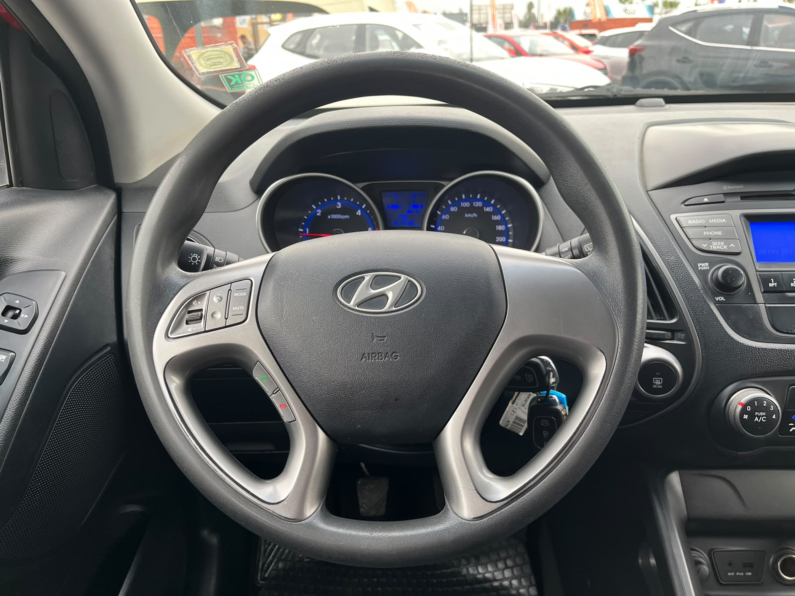 Hyundai NEW TUCSON GL CRDI 2.0 2014 - Imagen 12 de 18