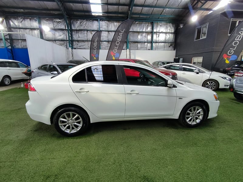 Mitsubishi LANCER RT 1.8 AUT 2018 - Imagen 6 de 14