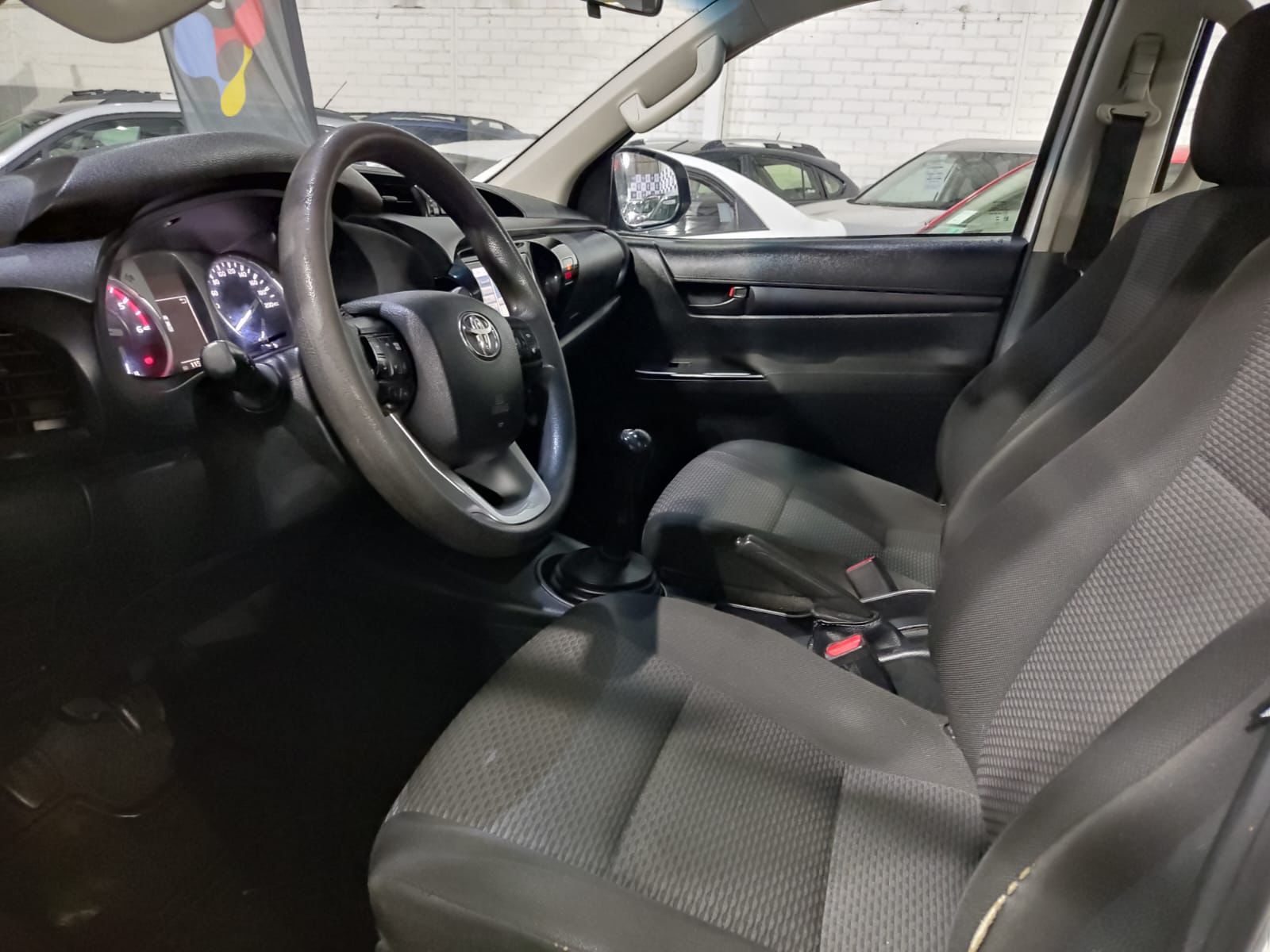 Toyota HI LUX DCAB MT 4X4 2.4 2024 - Imagen 11 de 11