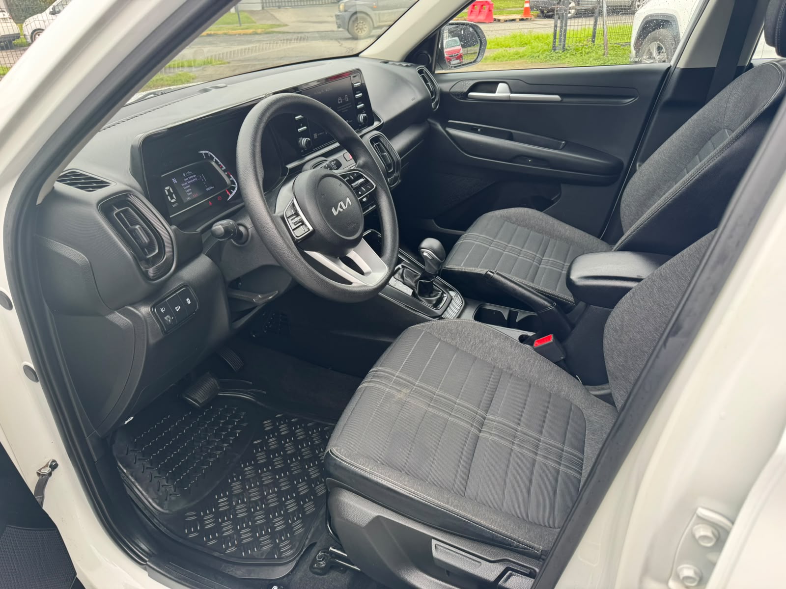 Kia SONET 1.5 AUT 2025 - Imagen 9 de 11
