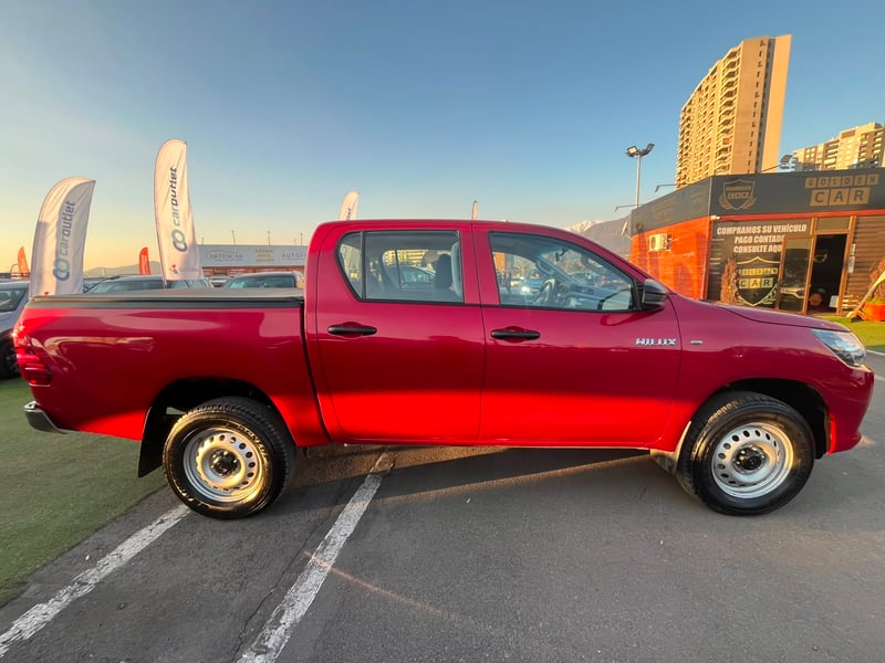 Toyota HI LUX DCAB MT 4X4 2.4 2024 - Imagen 6 de 18