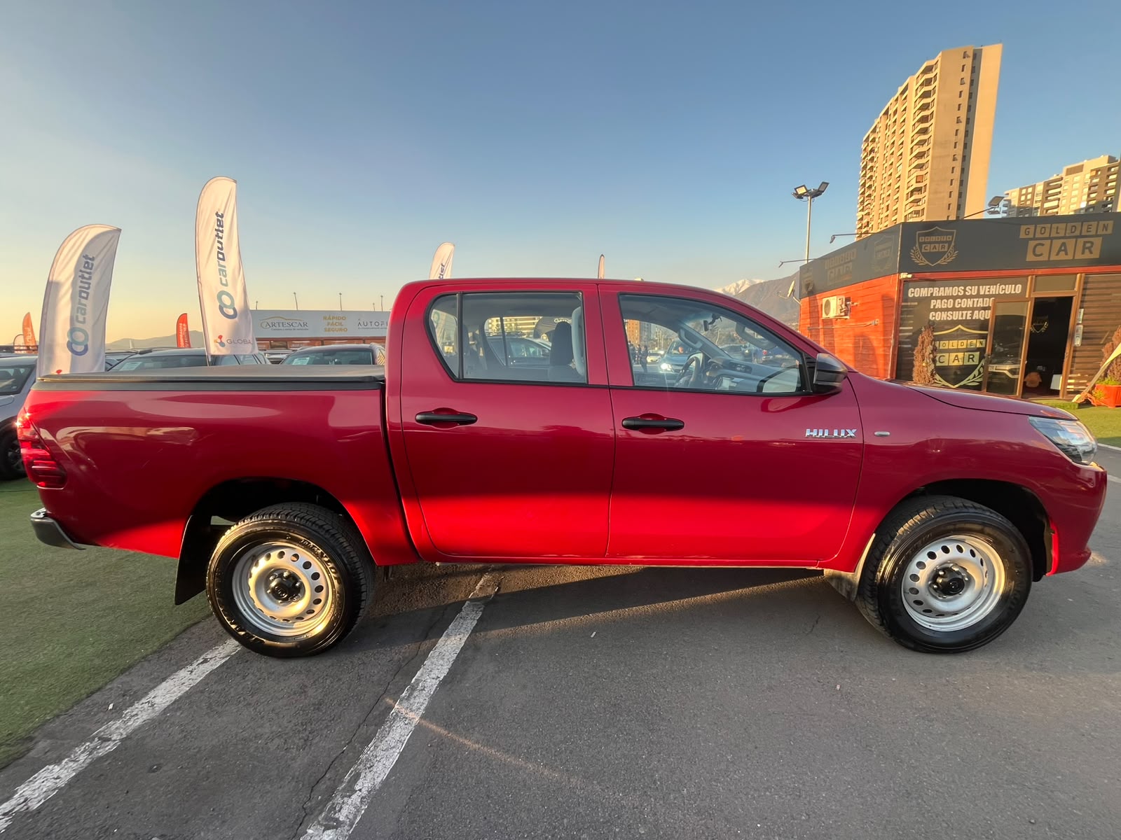 Toyota HI LUX DCAB MT 4X4 2.4 2024 - Imagen 6 de 18