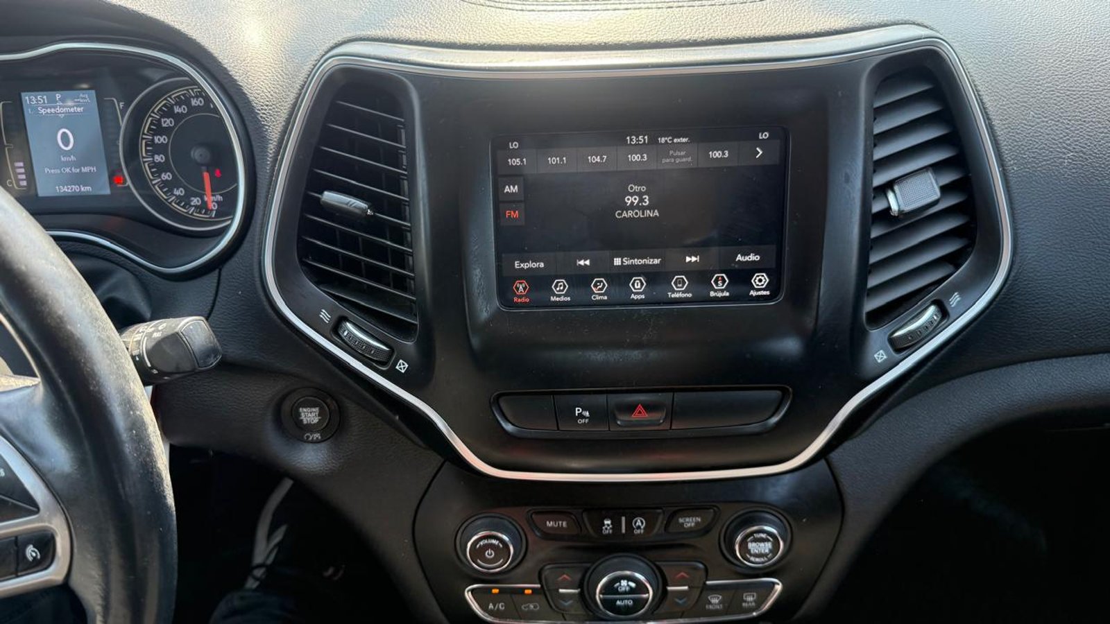 Jeep CHEROKEE LONGITUDE 4X2 2019 - Imagen 16 de 20