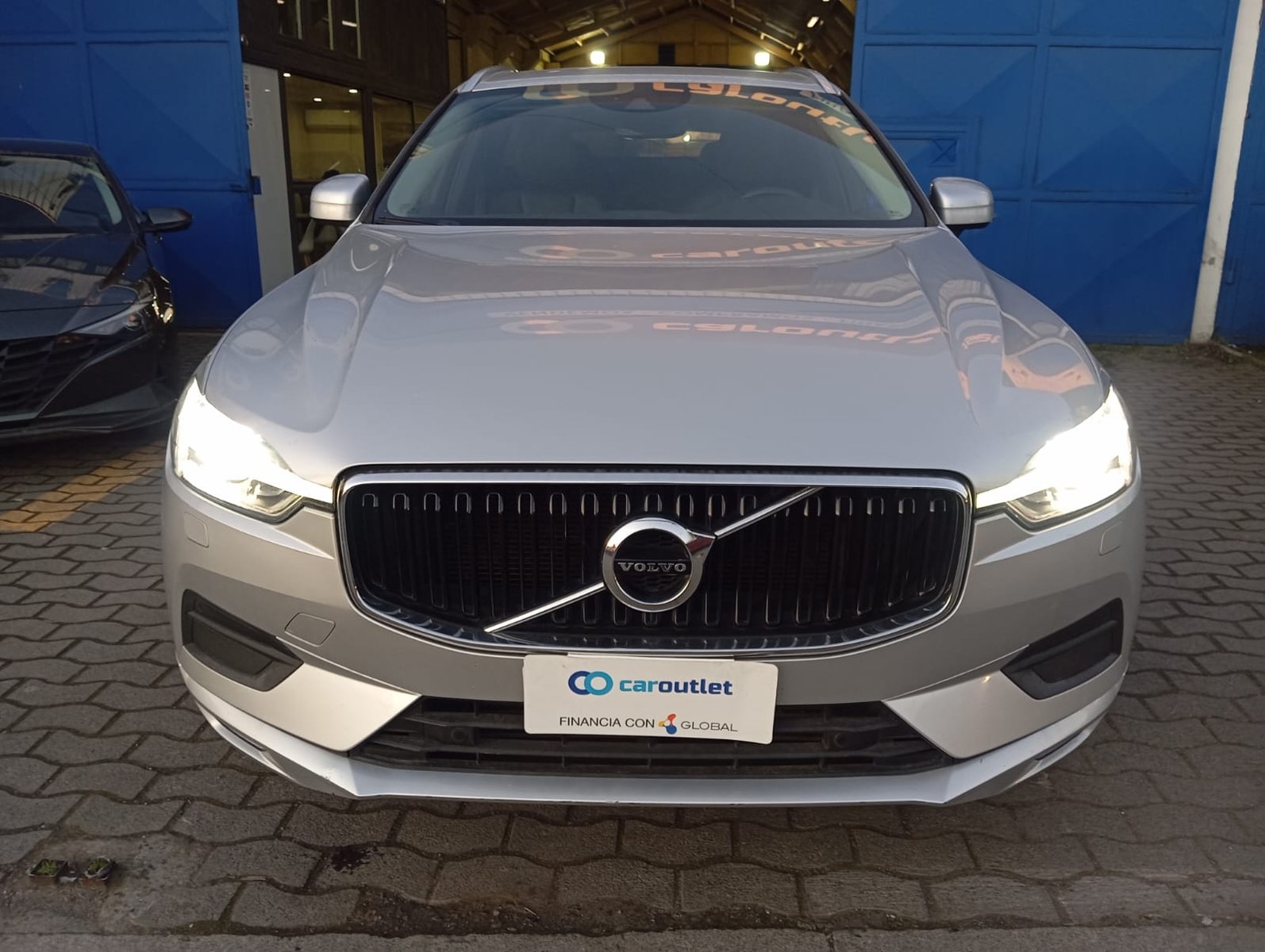 Volvo XC60 T5 MOMENTUM 4X4 2.0 AUT 2021 - Imagen 6 de 13