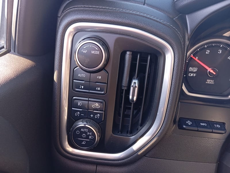 Chevrolet SILVERADO CC LTZ 4X4 3.0 AUT 2022 - Imagen 11 de 14