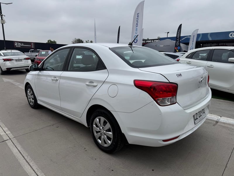 Hyundai VERNA CB 1.4 2020 - Imagen 3 de 20