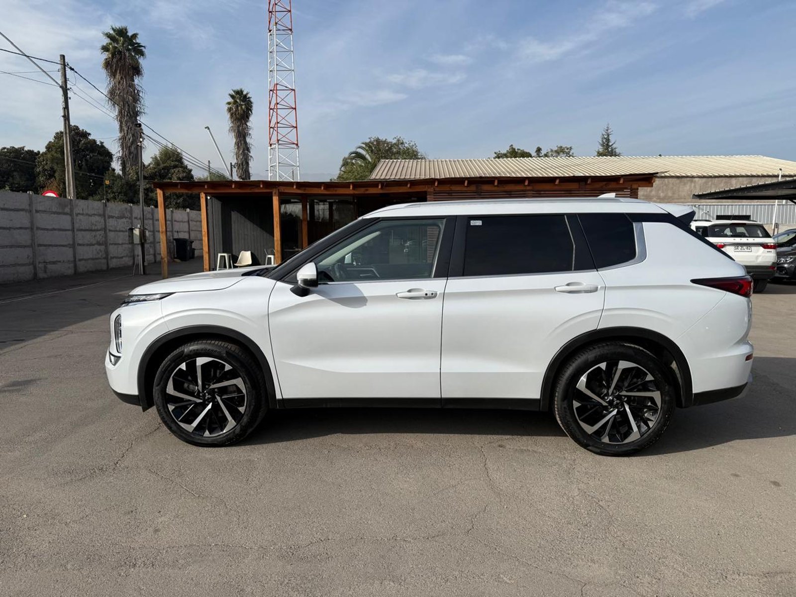 Mitsubishi OUTLANDER GLS 4X4 2.5 AT 2024 - Foto 2 de 20