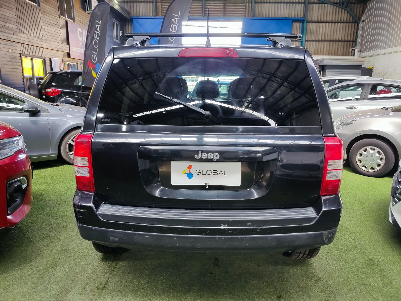 Jeep PATRIOT 4X4 2.4 AUT 2011 - Foto 4 de 16