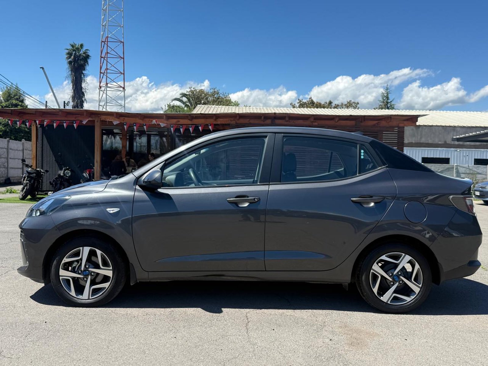 Hyundai GRAND I10 1.2 AUT 2025 - Foto 2 de 20