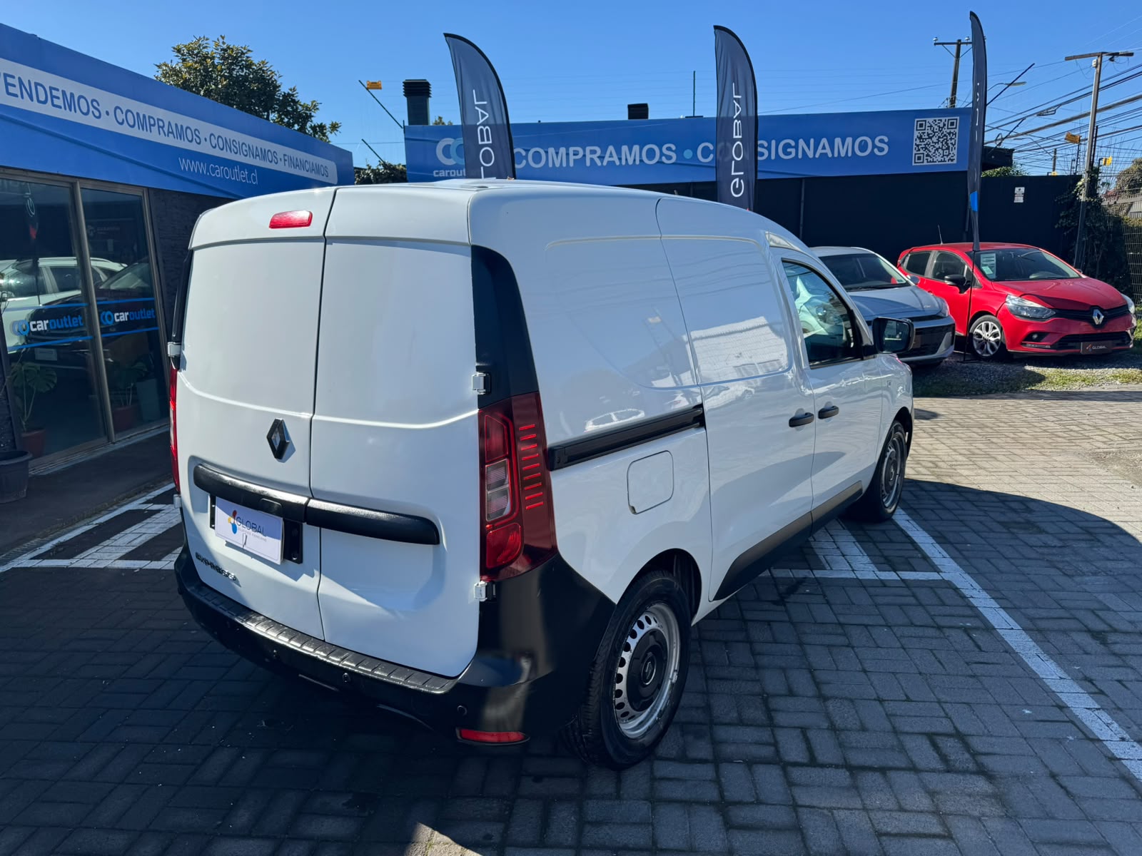 Renault EXPRESS 1.5 2023 - Foto 4 de 10