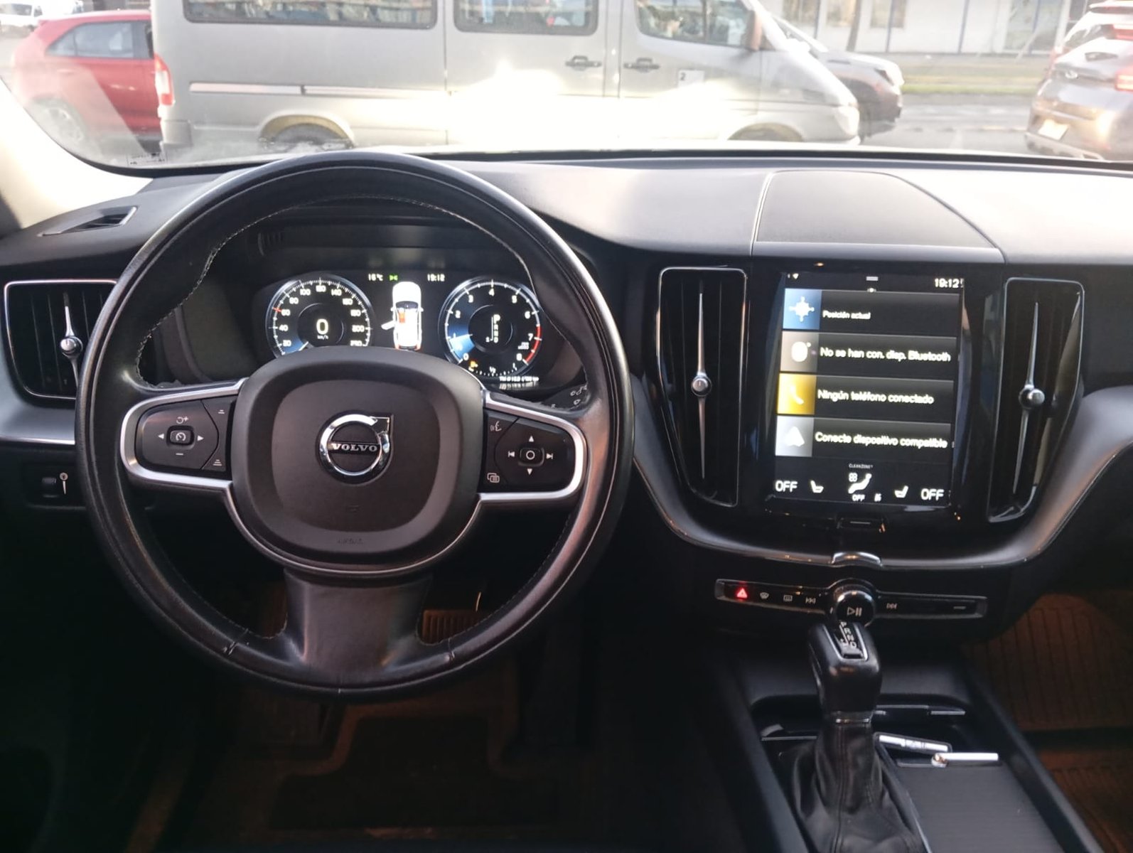 Volvo XC60 T5 MOMENTUM 4X4 2.0 AUT 2021 - Imagen 8 de 13