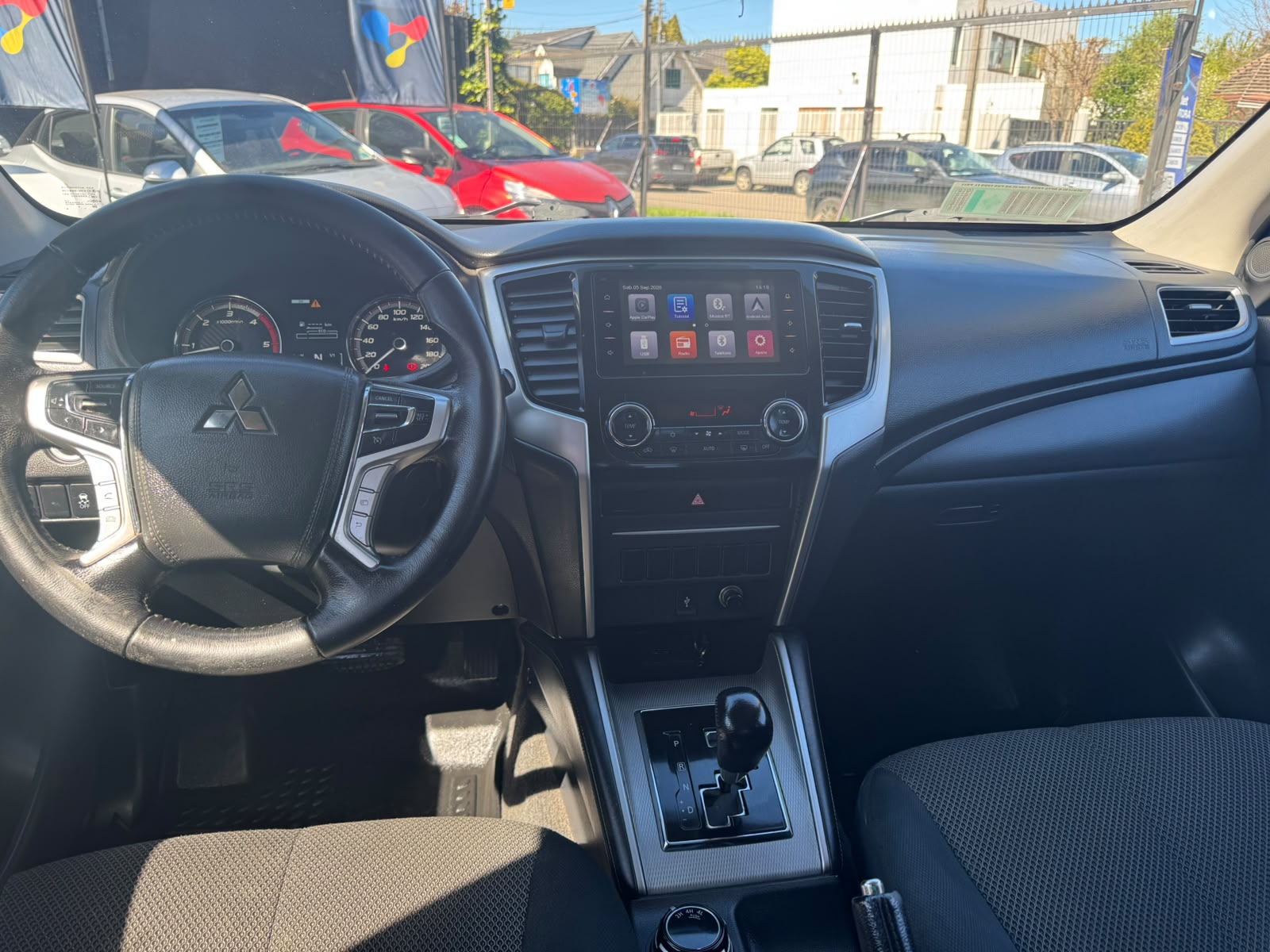 Mitsubishi L200 DAKAR 4X4 DCAB 2.4 AUT 2023 - Imagen 8 de 11