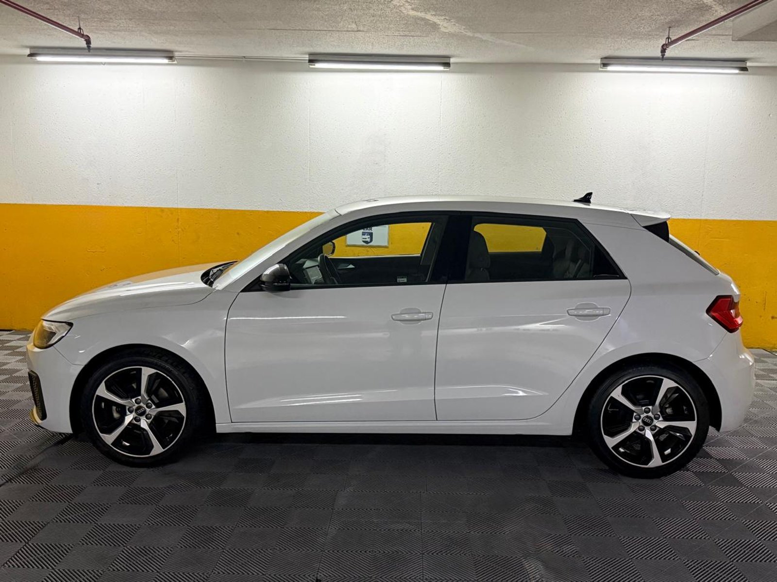 Audi A1 SPORTBACK 30 TFSI 1.0 AUT 2023 - Foto 2 de 20