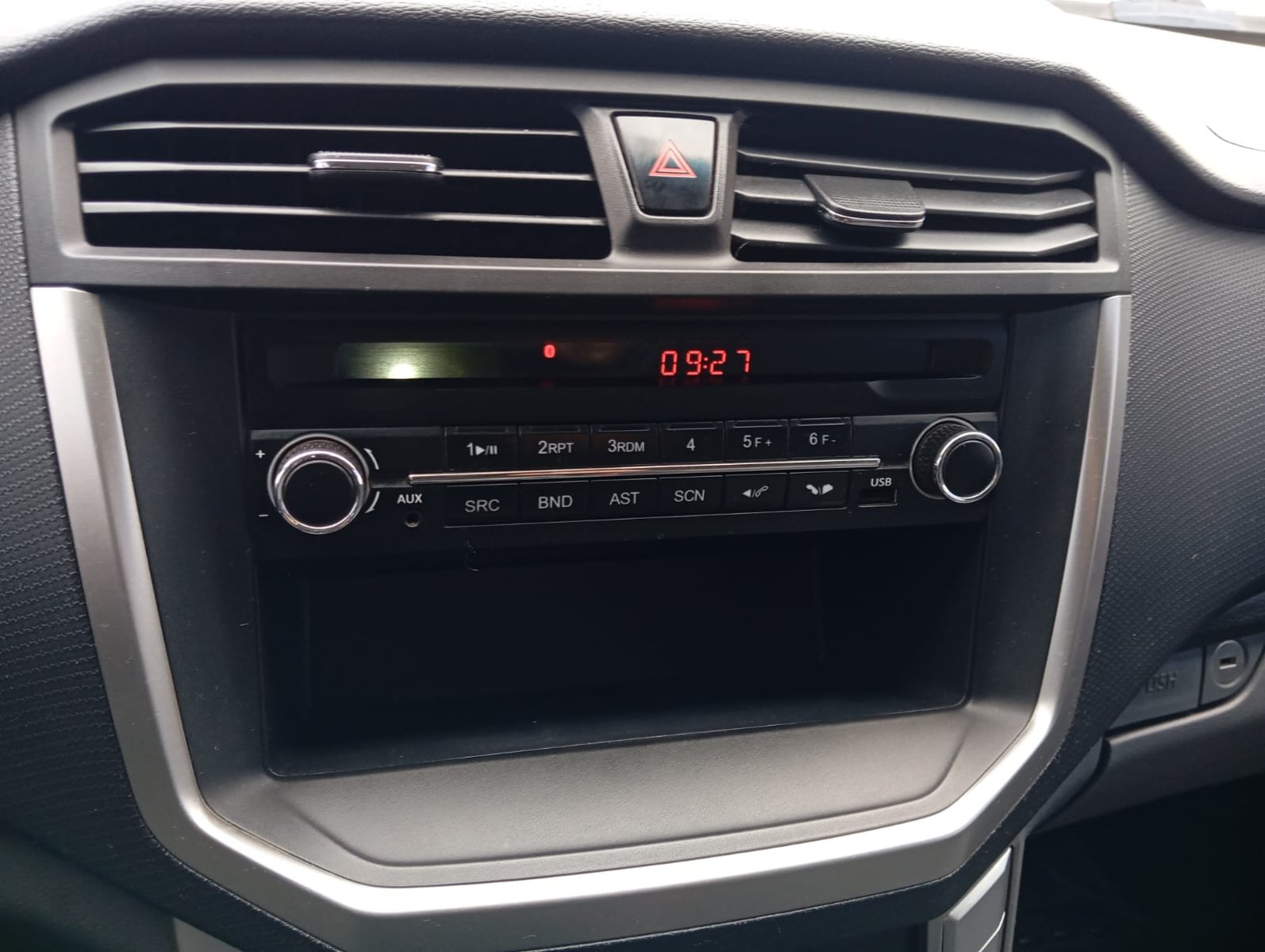 Maxus T60 DCAB 4X2 2.8 2021 - Imagen 13 de 13