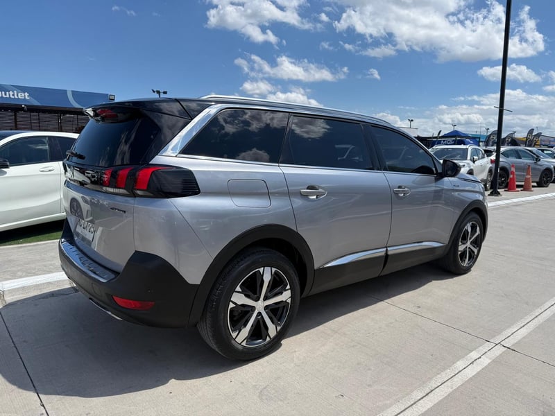 Peugeot 5008 GT LINE 1.6 AUT 2018 - Imagen 5 de 20
