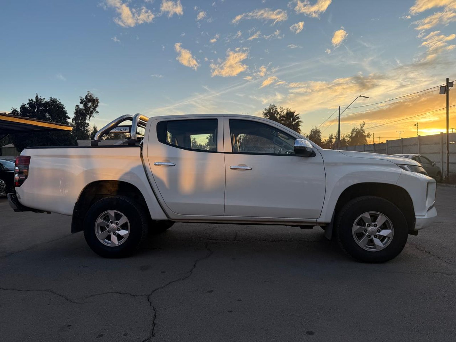 MITSUBISHI L200 D/C TD KATANA CRT 4X4 2022 - Imagen 6 de 20