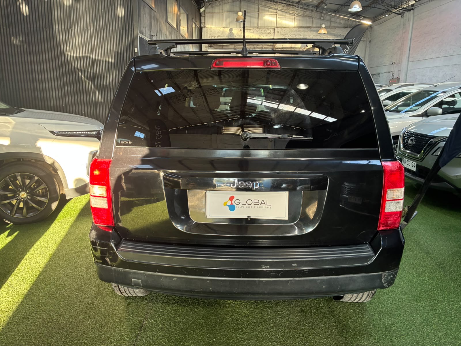 Jeep PATRIOT 4X4 2.4 AUT 2011 - Foto 3 de 11