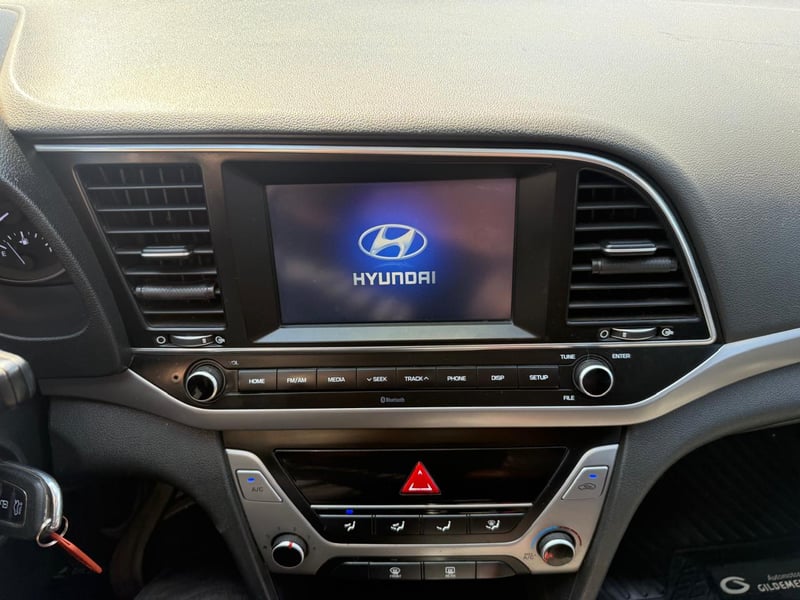 Hyundai ELANTRA AD 1.6 2018 - Imagen 15 de 20